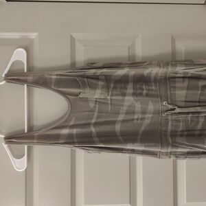 Camouflage sleeveless pant jumpsuit/jumper with tie waist and 2 pockets size sm